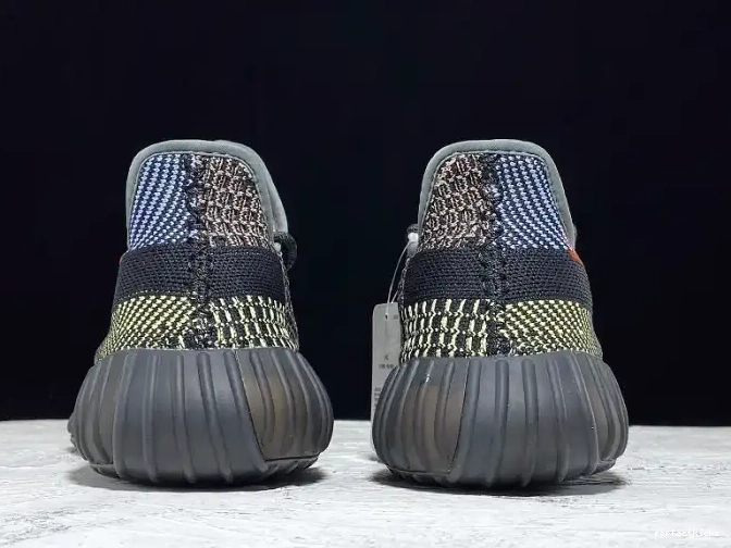 350 Boost V2 Yecheil Yeezy 